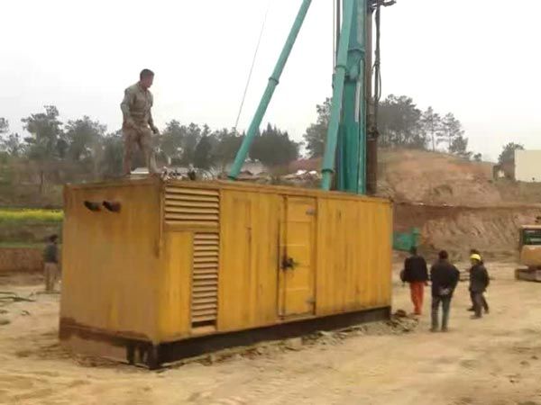 赫章如何判断水冷式机油散热器密封件是否需要更换？